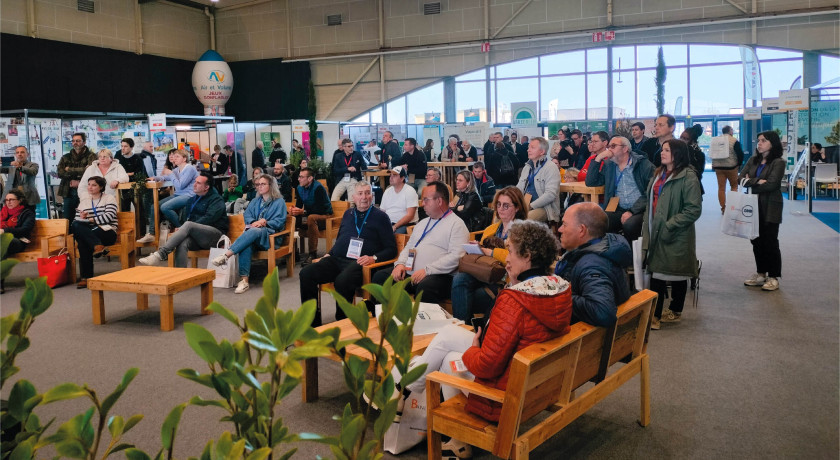 photo des spectateurs assistant à une animation au salon iode 2024 au chorus de vannes les 31 janvier et 1er février